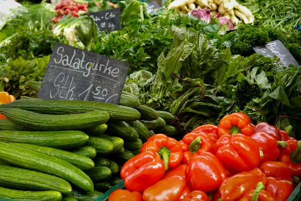 Designing Your Dream UK Kitchen: Expert Tips for Seamless Hosting and Lively Entertaining